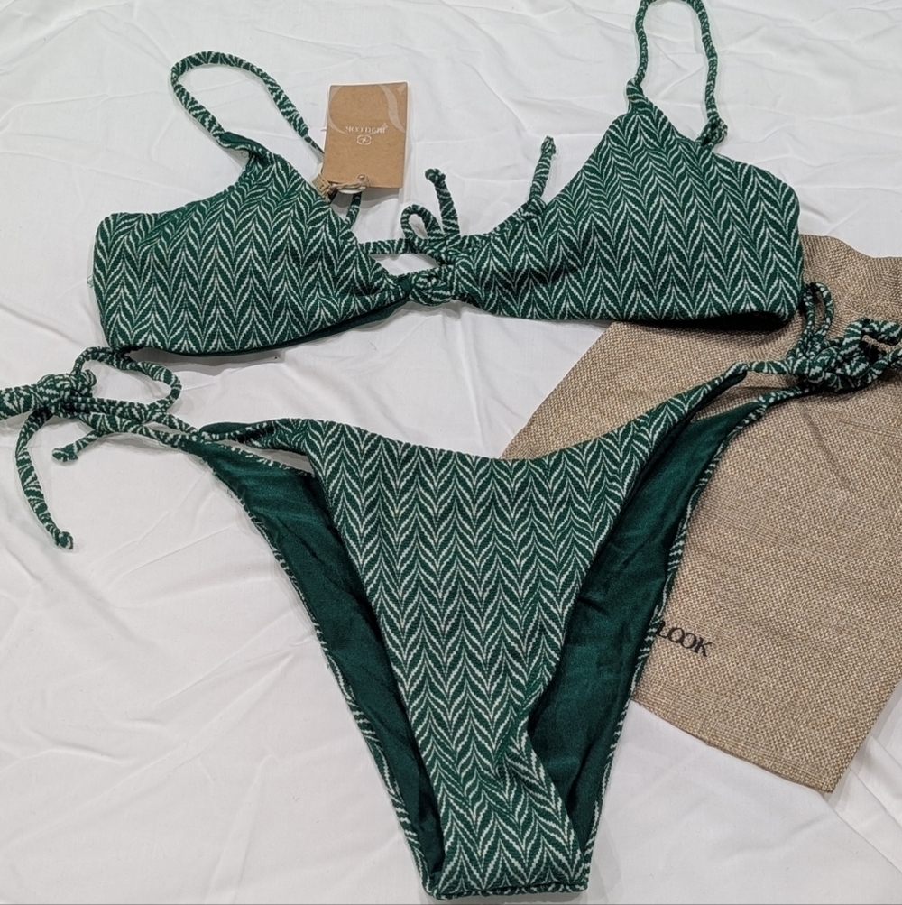 Berlook, NWT, Geometric Textured Knot Bikini Set